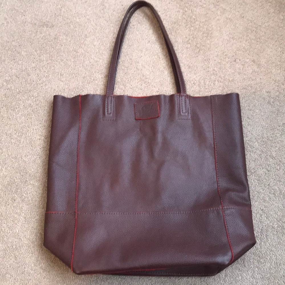 Sseko Bucket Bag in Pebbled Syrah